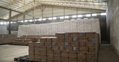 Les enquêtes ordonnées par les autorités régionales intérimaires du Tigré sur le détournement de l'aide alimentaire dans cette région d'Ethiopie ont identifié 186 suspects, membres du gouvernement et d'organismes humanitaires, selon le chef de la commission d'enquête.