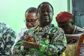 L'ancien président nationaliste ivoirien Henri Konan Bédié, qui n'avait pas exclu la possibilité d'un retour au pouvoir même dans ses derniers jours, est décédé à l'âge de 89 ans, a annoncé son parti. Le « Parti démocratique de Côte d'Ivoire-Rassemblement démocratique africain (PDCI-RDA) est profondément attristé » d'annoncer le « décès subit » de Bédié à l'hôpital d'Abidjan mardi, indique-t-il dans un communiqué.
