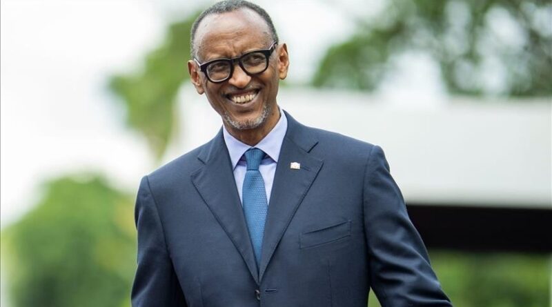 Le président rwandais Paul Kagame a annoncé pour la première fois qu'il envisageait de briguer un quatrième mandat lors des élections de l'année prochaine.