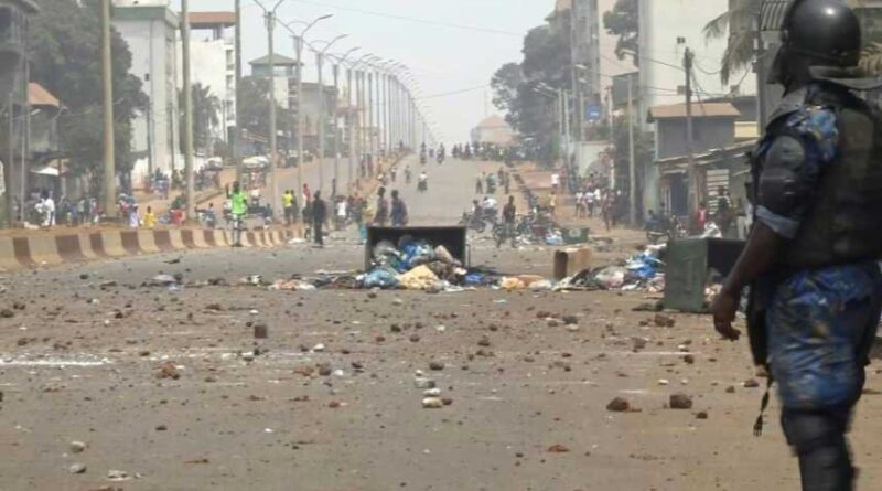 Deux personnes abattues alors que la manifestation en Guinée tourne au sang