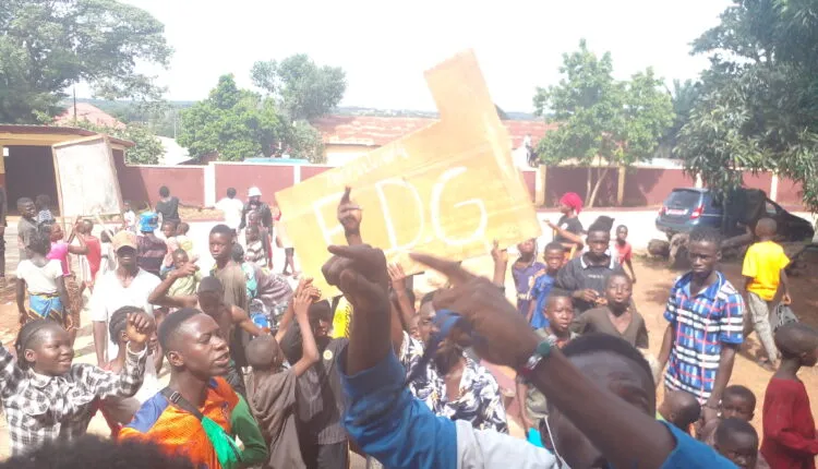 Manifestation contre le manque de courant à Conakry : Un jeune tué à Lambandji