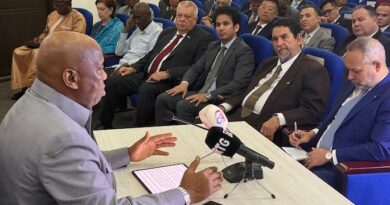 Dissolution de 40 partis politiques en Guinée : Le Gouvernement explique les raisons devant le corps diplomatique