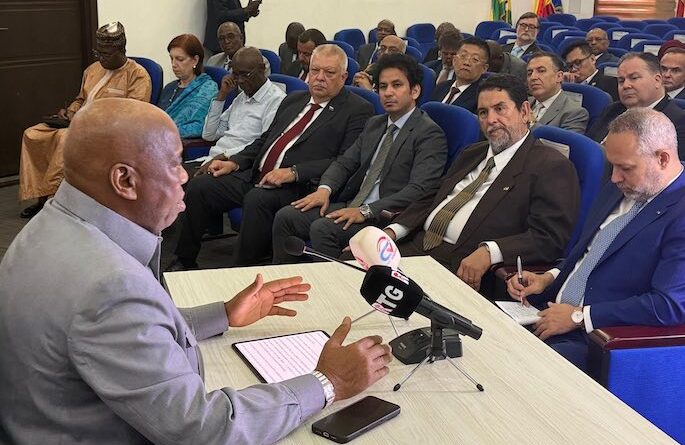 Dissolution de 40 partis politiques en Guinée : Le Gouvernement explique les raisons devant le corps diplomatique