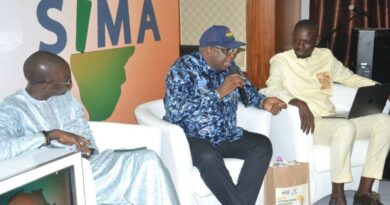 Retour en images sur la prise de parole du directeur général du quotidien national Horoya, Ibrahima Kone , ce vendredi lors du panel consacré aux modèles économiques des médias et des réseaux sociaux, au Grand Théâtre de Dakar, dans le cadre du Salon international des médias d'Afrique (SIMA). Il a plaidé pour que le fonds souverain lié à Simandou 2040 puisse accompagner le développement des médias guinéens.